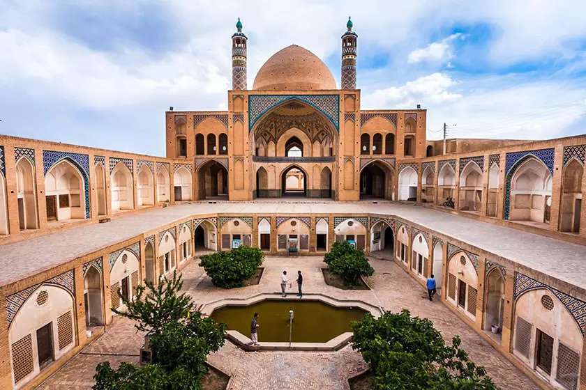 یکی از 10 مقصد اقتصادی برای سفر در ایران سفر به کاشان میباشد