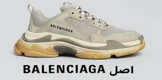 نمای نزدیک از یک جفت کفش بالنسیاگا اصل مدل Triple S با طراحی خاص و کیفیت بالا